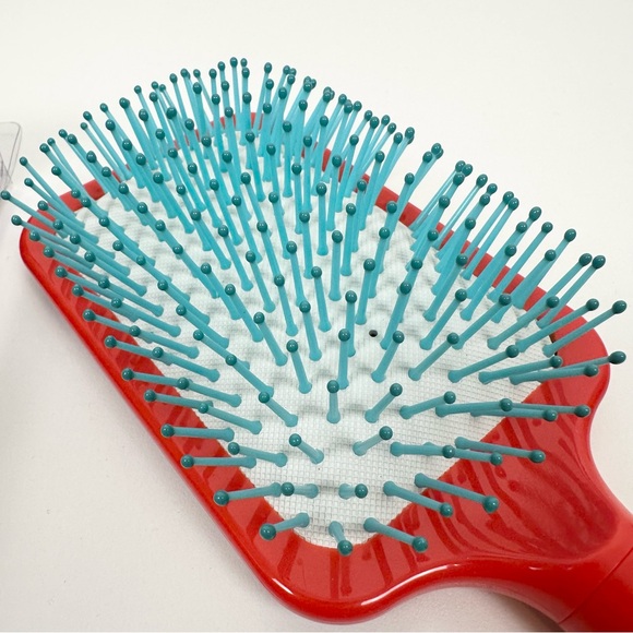 Ionika Calendar Girl Paddle Hair Brush - Picture 7 of 12